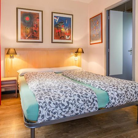 Villa Saint Exupery Beach Hostel Ница Екстериор снимка