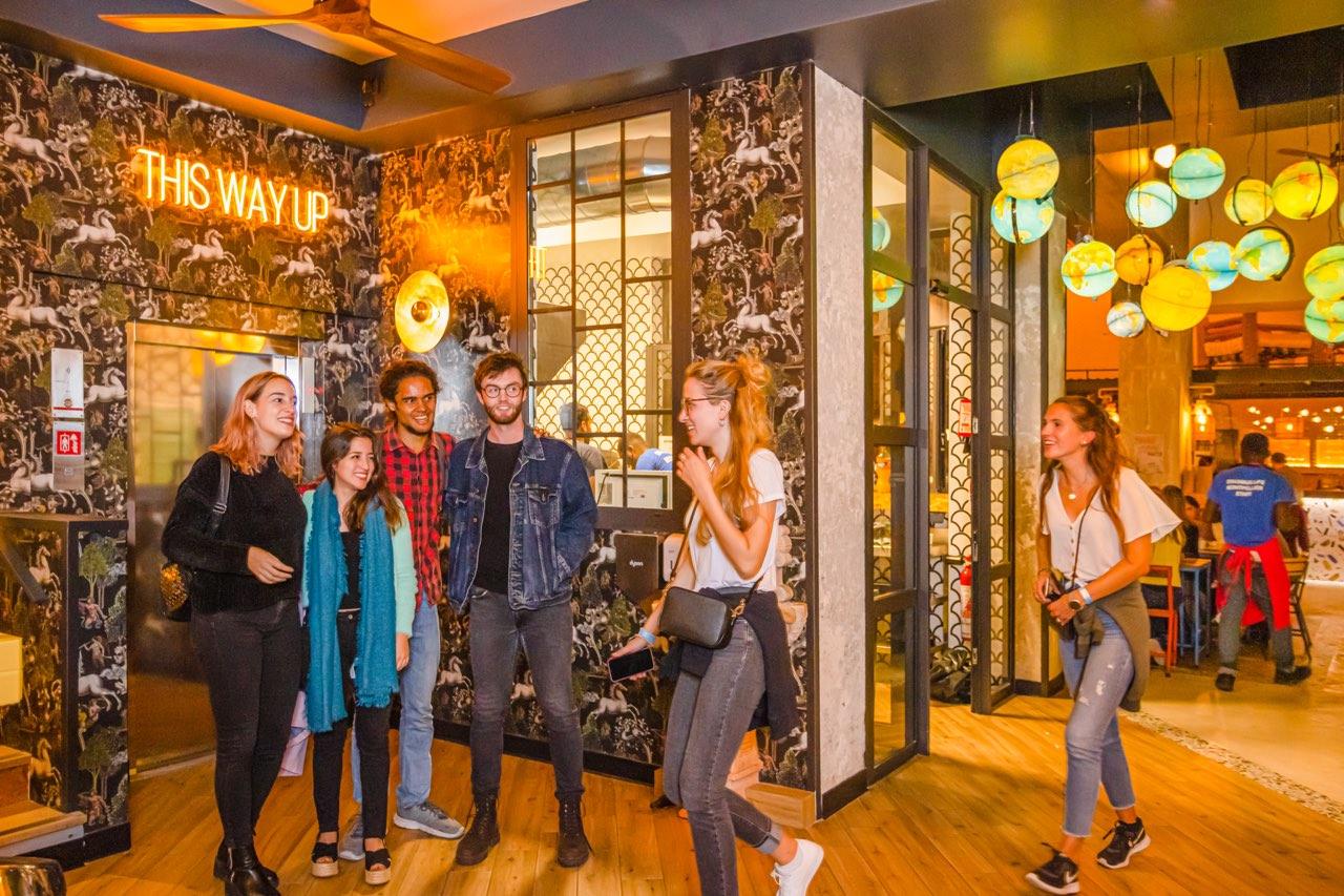 Villa Saint Exupery Beach Hostel Ница Екстериор снимка Students at the University of Applied Sciences and Medical University